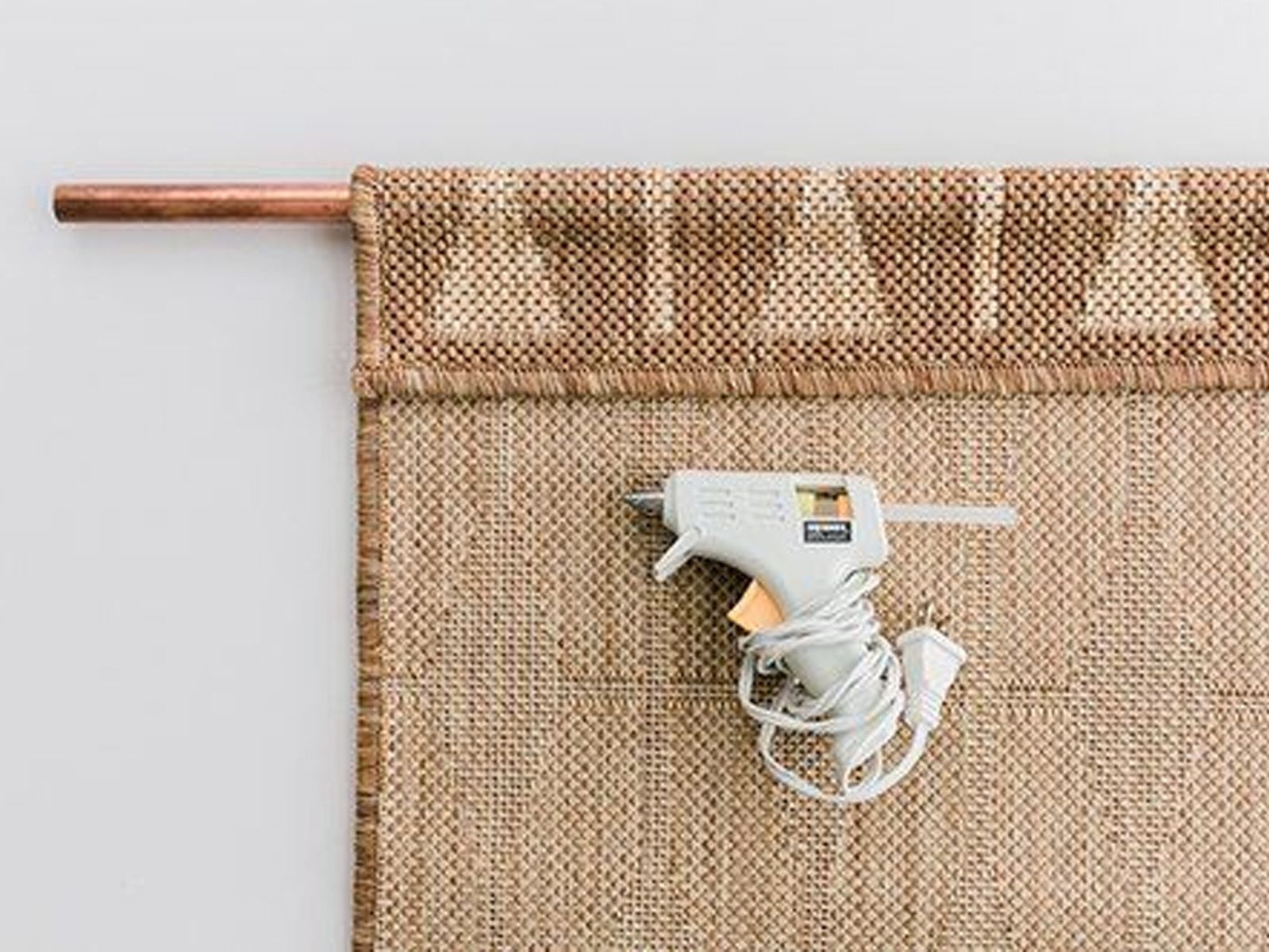 How To Hang A Rug On The Wall