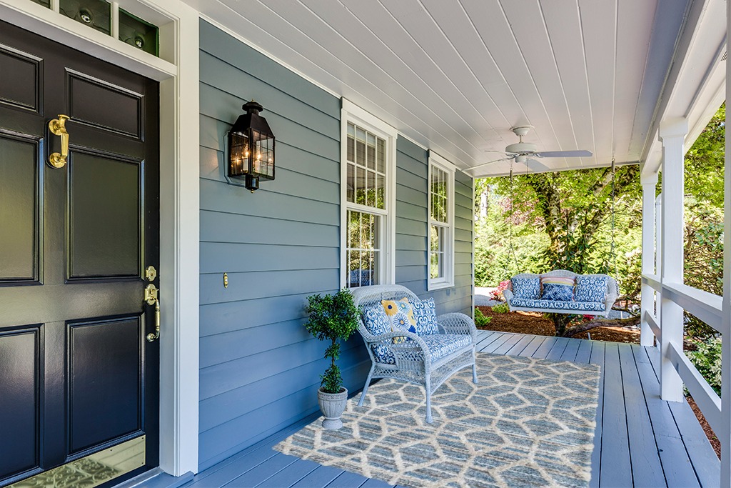 Modern outdoor rug ideas in Light Blue Patio
