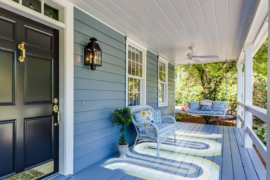 Modern outdoor rug ideas in Light Blue Patio