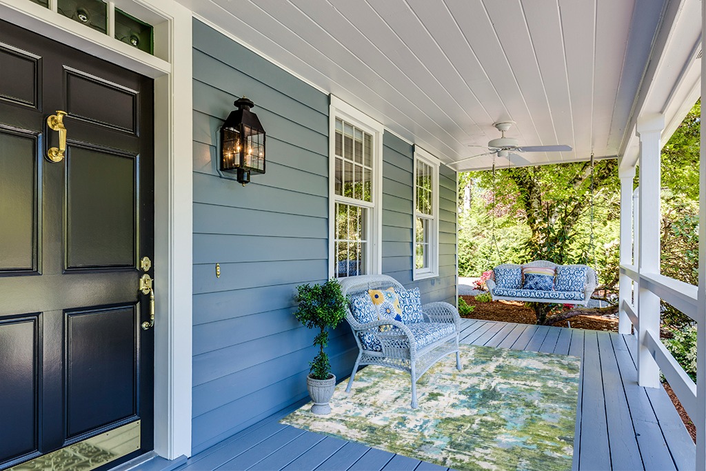 Modern outdoor rug ideas in Light Blue Patio