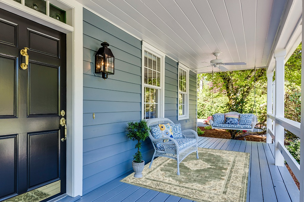 Rug ideas in Light Blue Patio