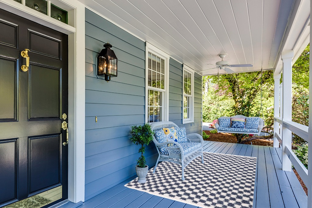 Modern outdoor rug ideas in Light Blue Patio