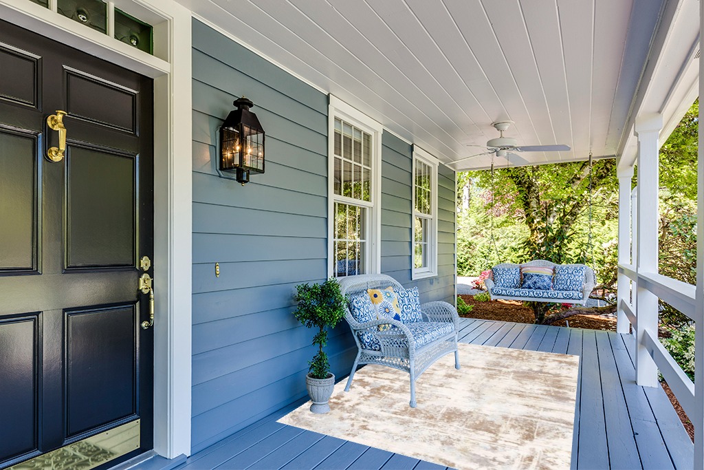 Rug ideas in Light Blue Patio