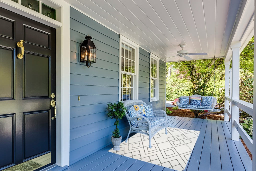 Rug ideas in Light Blue Patio