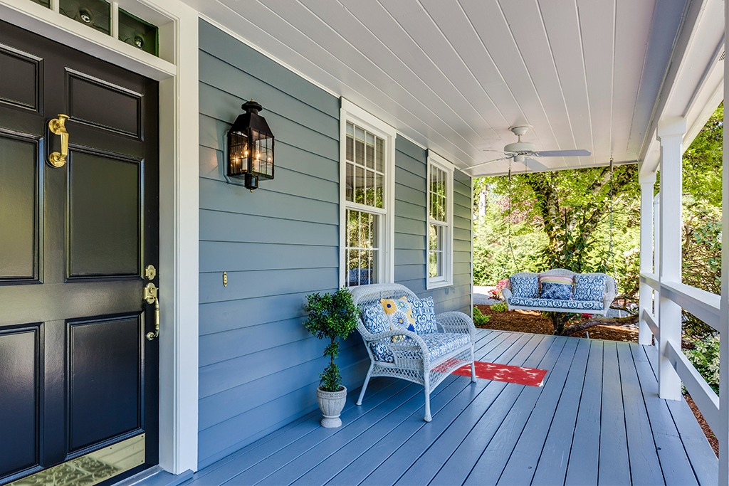 Outdoor patio rug ideas in Light Blue Patio