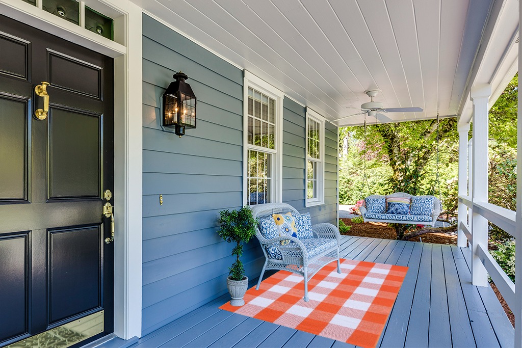 Outdoor patio rug ideas in Light Blue Patio