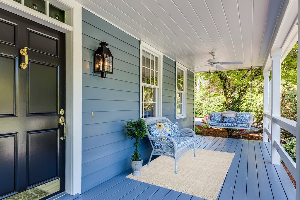 Farmhouse rug ideas in Light Blue Patio