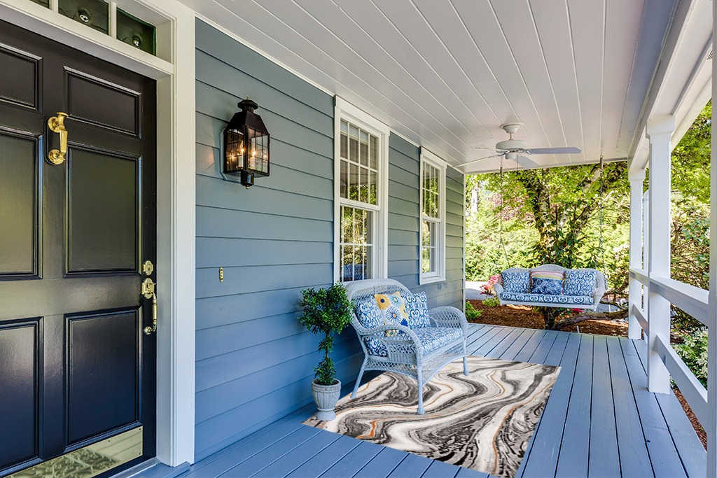 Rug ideas in Light Blue Patio