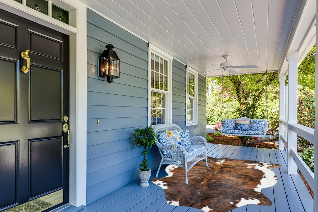 Rug ideas in Light Blue Patio
