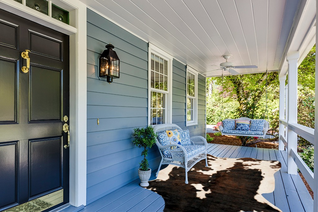 Rug ideas in Light Blue Patio