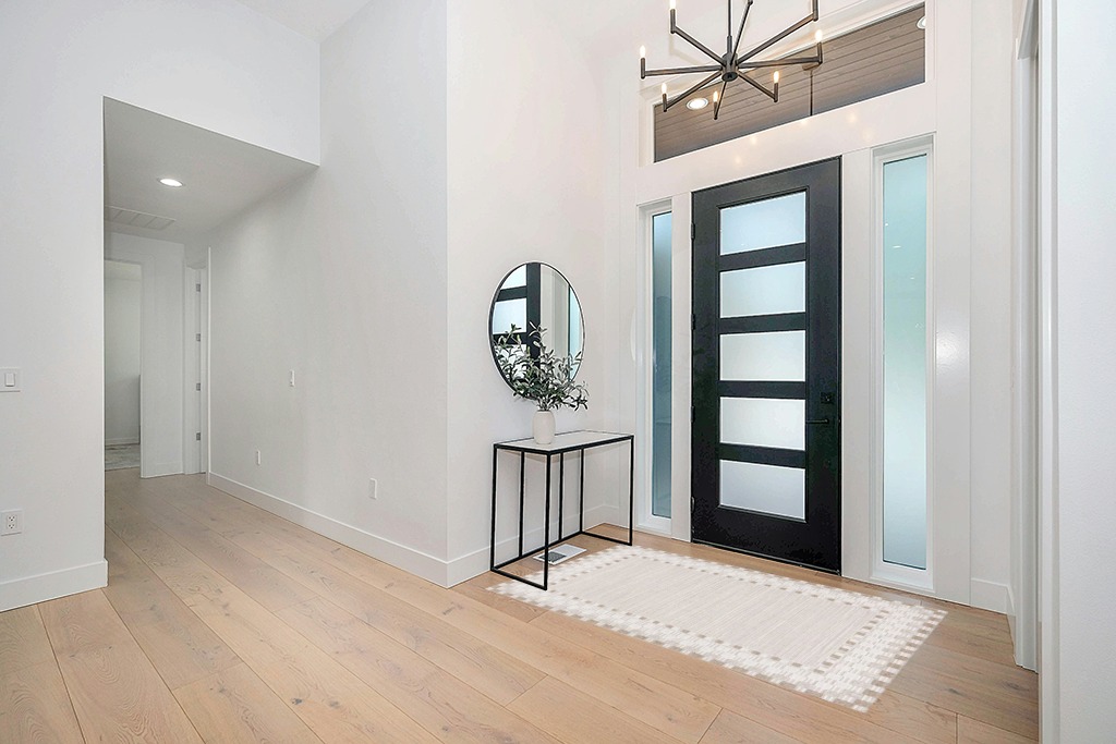 Rug ideas in Modern White Entryway