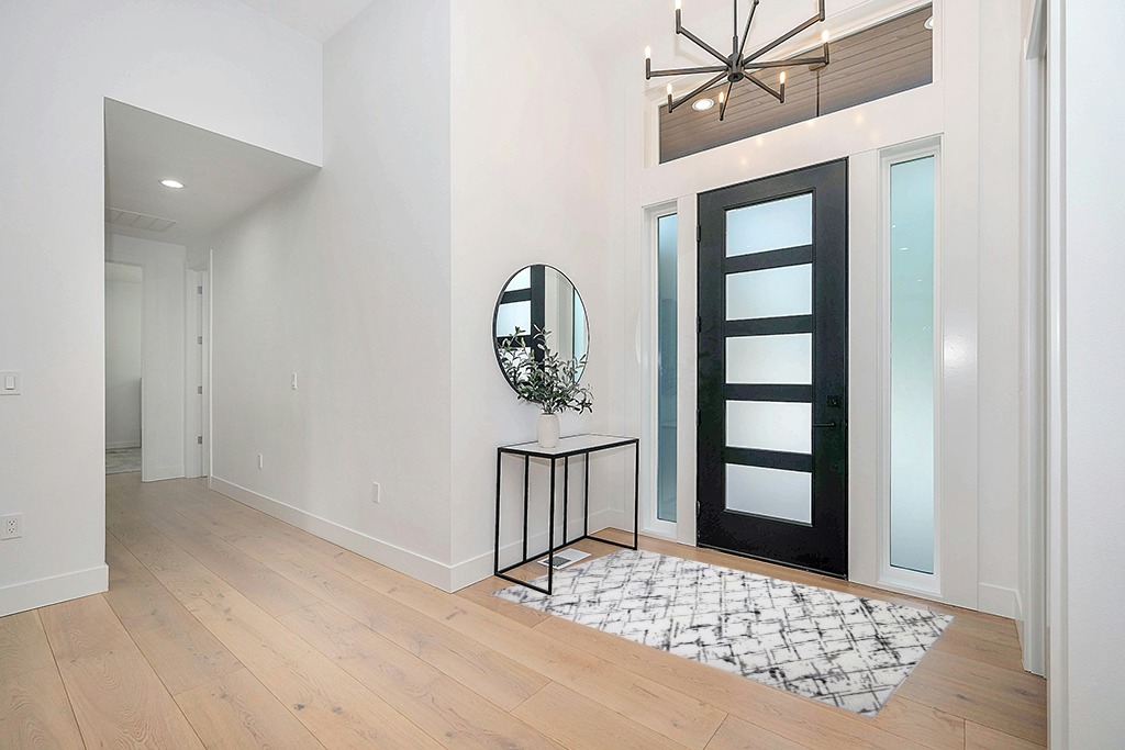 Rug ideas in Modern White Entryway