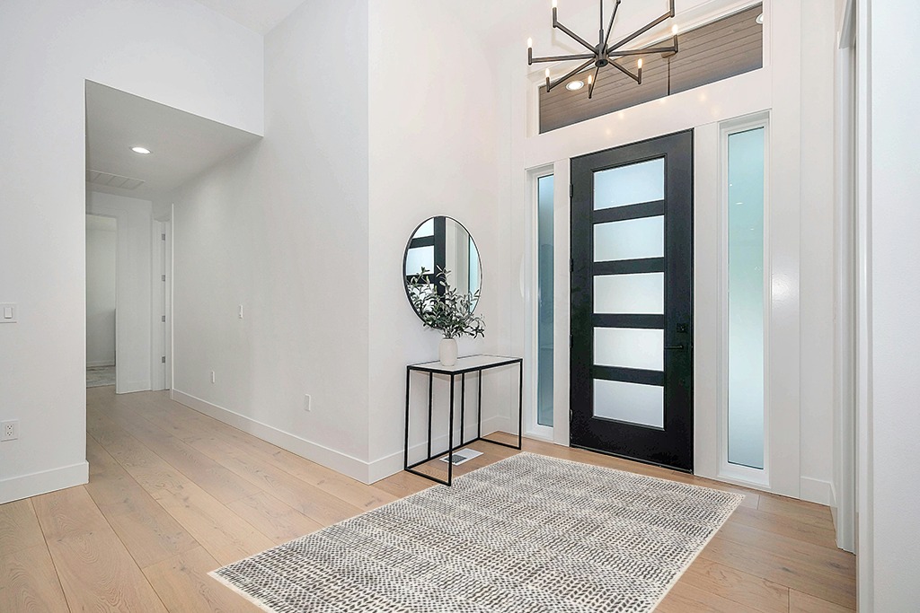 Weinert Oriental Black/White Area Rug Union Rustic Rug Size: Rectangle 5' x 8' in Modern White Entryway
