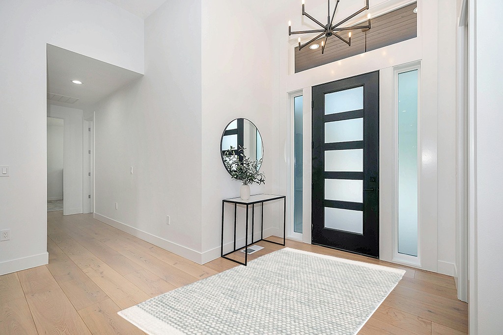 Rug ideas in Modern White Entryway