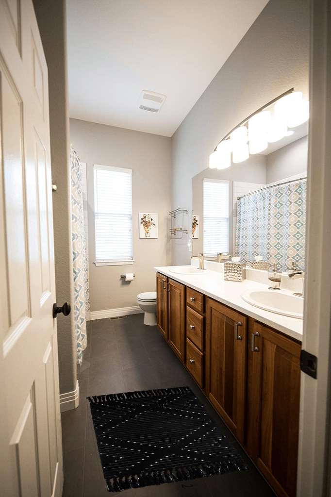 Bathroom rug ideas black in Wooden and Grey Bathroom