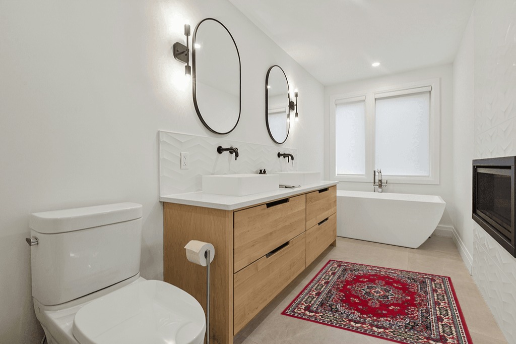 Christmas rug ideas in Scandinavian Neutral bathroom