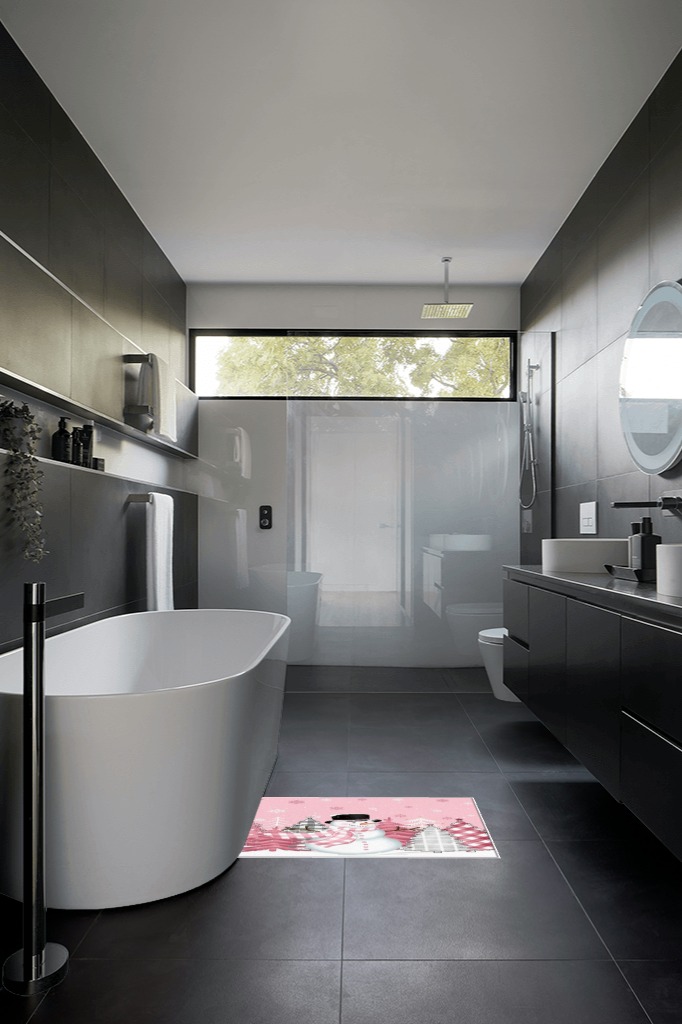 Bathroom rug ideas pink in Black Modern Bathroom