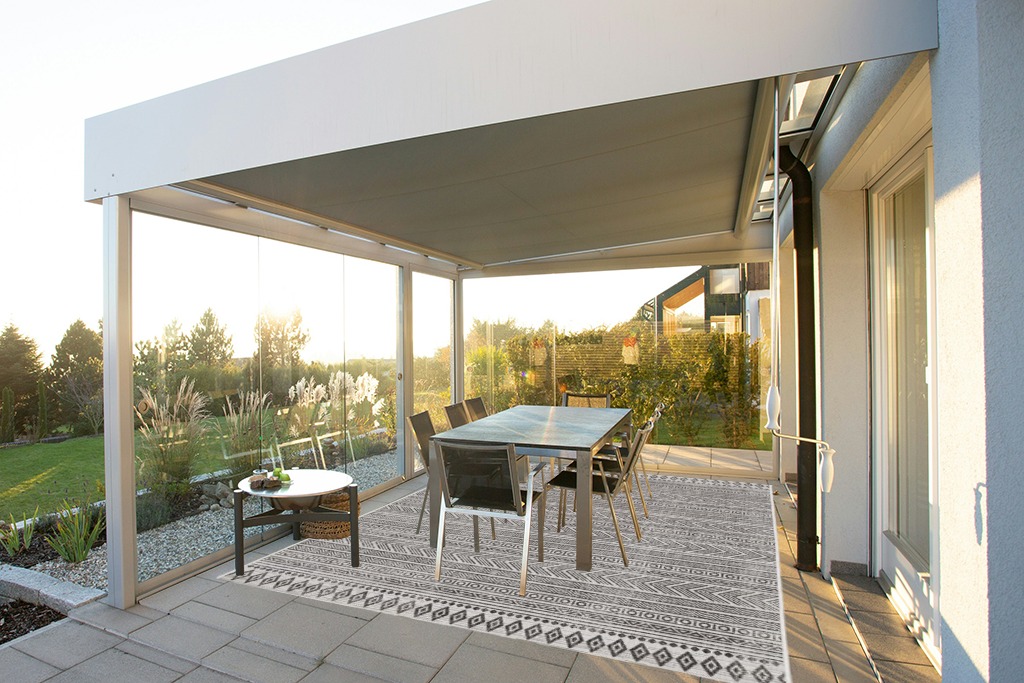 Rug ideas in Silver and Grey Outdoor Patio