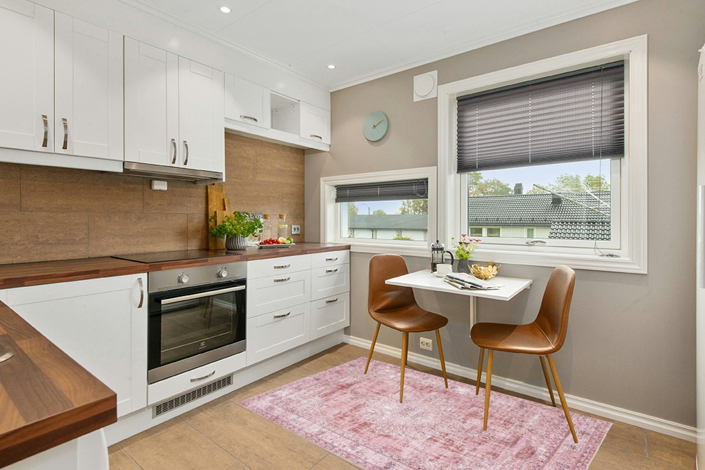 Farmhouse kitchen rug ideas in Wood and White Small Kitchen