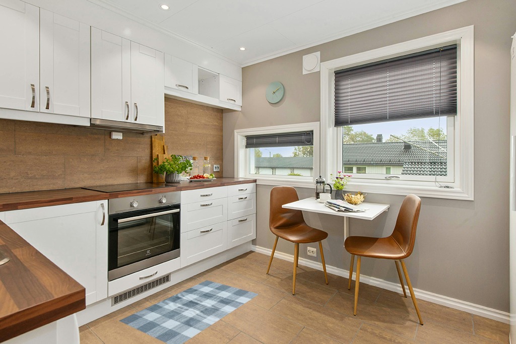 Farmhouse kitchen rug ideas in Wood and White Small Kitchen