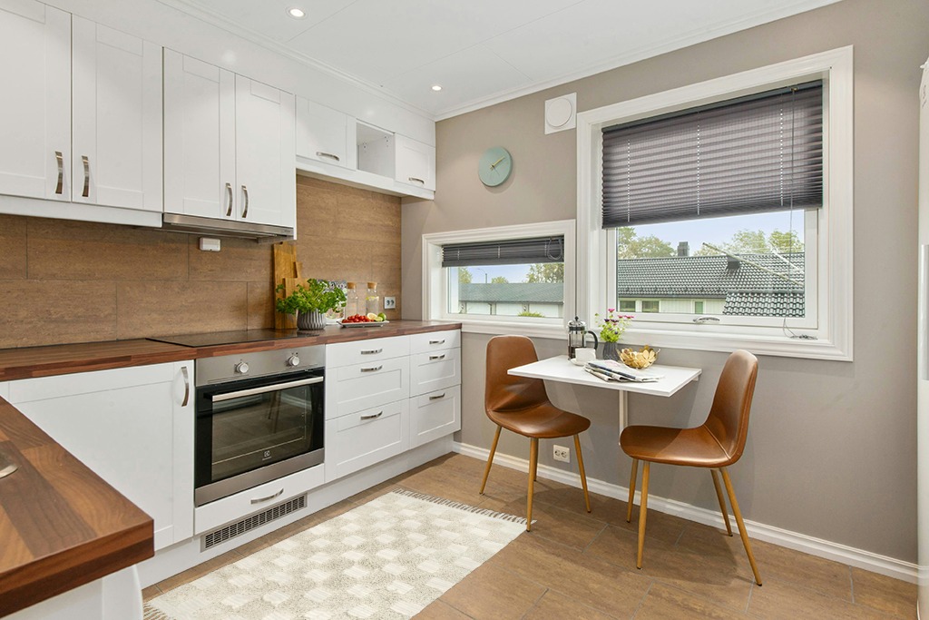 Farmhouse kitchen rug ideas in Wood and White Small Kitchen