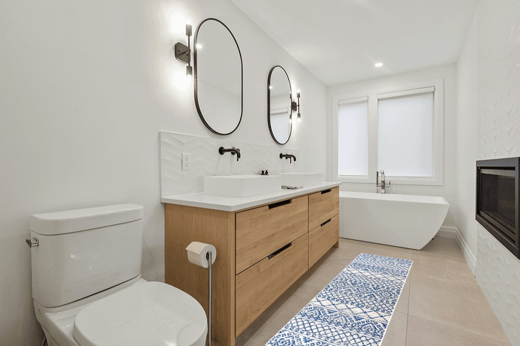 Boho rug ideas in Scandinavian Neutral bathroom