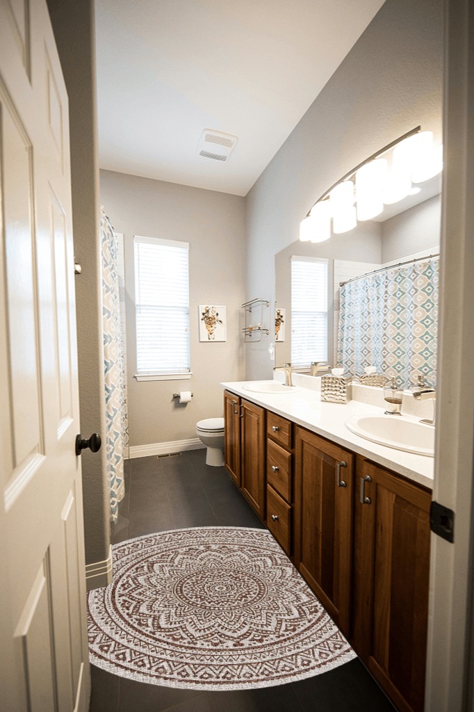 Bathroom rug ideas red 4x4 roundsquare in Wooden and Grey Bathroom