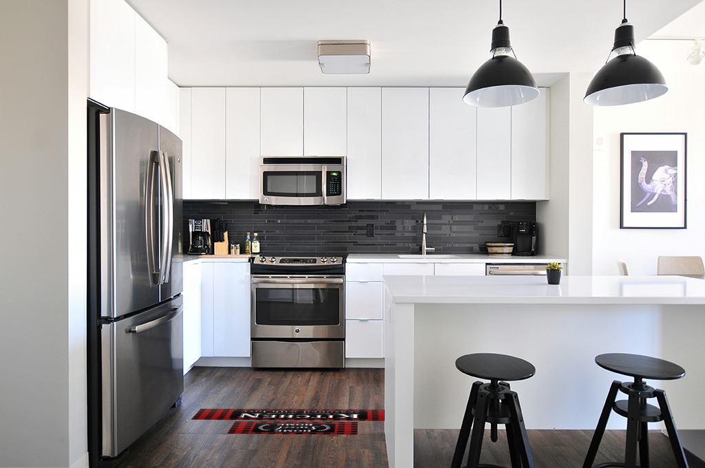 Round kitchen rug ideas in White and Black Modern Kitchen