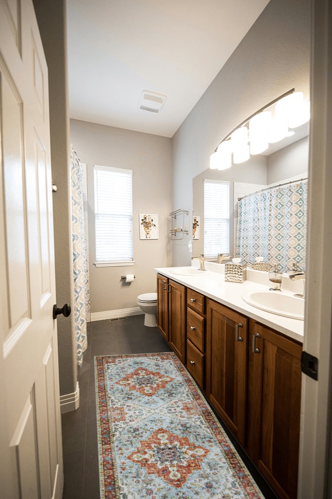 Blue rug ideas in Wooden and Grey Bathroom
