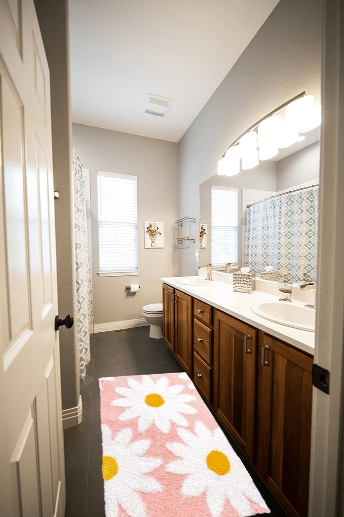 Large bathroom rug ideas