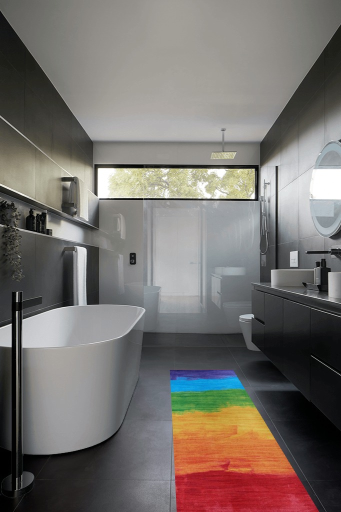 Green rug ideas in Black Modern Bathroom
