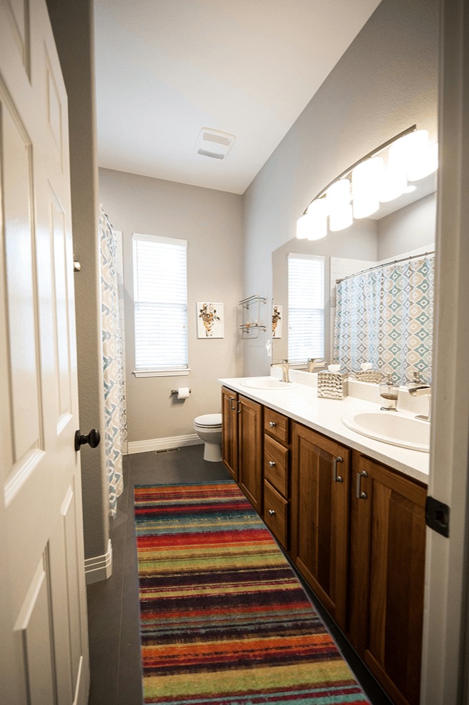 Green rug ideas in Wooden and Grey Bathroom