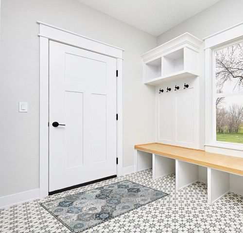 Lahome Moroccan Trellis Area Rug in White Modern Entryway