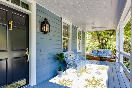 Christmas Area Rug 5 x 8, Washable Bedroom Rug Non-Slip Kitchen Rugs Non Shedding Floor Cover Mat Runner Rug for Living Room Dining Room Outdoor Carpet Romantic White Golden Snowflake in Light Blue Patio