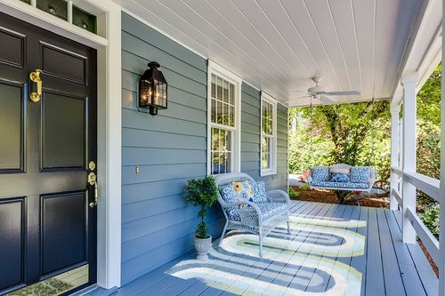 Novogratz by Momeni Rugs Retro Collection Retro Wave Shag Area Rug, 5'0" x 7'6", Multicolor (RETRORET-2MTI5076) in Light Blue Patio