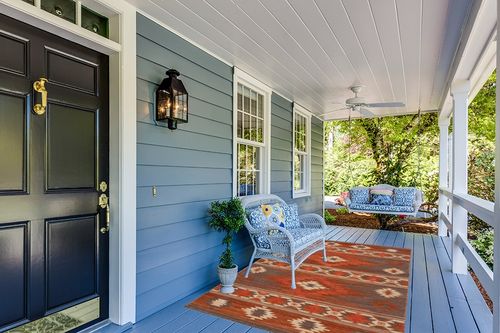 Safavieh Kilim Collection Area Rug - 5' x 8', Brown & Dark Grey, Handmade Tribal Southwestern Boho Rustic Wool, Ideal for High Traffic Areas in Living Room, Bedroom (KLM331T) in Light Blue Patio