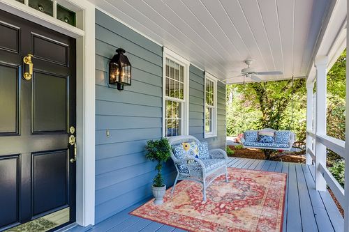 SAFAVIEH Tucson Collection Area Rug - 5' x 8', Rust & Gold, Persian Distressed Design, Non-Shedding Machine Washable & Slip Resistant Ideal for High Traffic Areas in Living Room, Bedroom (TSN131P) in Light Blue Patio