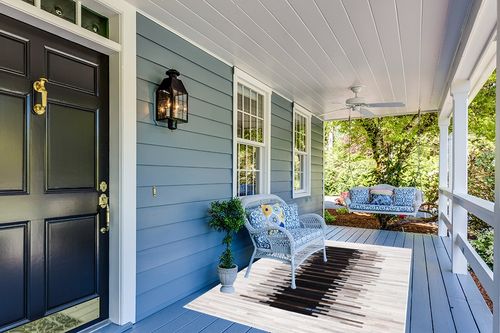 Safavieh Studio Leather Collection Area Rug - 5' x 8', Grey & Brown, Handmade Modern Natural Hide, Ideal for High Traffic Areas in Living Room, Bedroom (STL818F) in Light Blue Patio