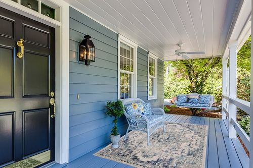 SAFAVIEH Madison Collection Area Rug - 5'3" x 7'6", Ivory & Grey, Boho Chic Medallion Distressed Design, Non-Shedding & Easy Care, Ideal for High Traffic Areas in Living Room, Bedroom (MAD473C) in Light Blue Patio