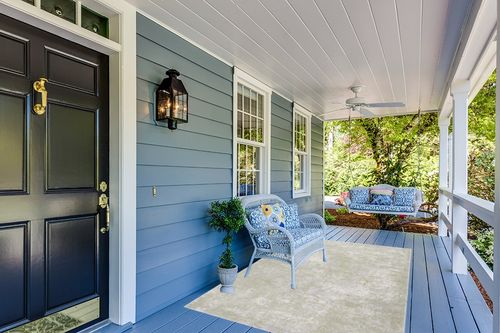 SAFAVIEH Tucson Collection Area Rug - 5' x 8', Blue & Rust, Persian Design, Non-Shedding Machine Washable & Slip Resistant Ideal for High Traffic Areas in Living Room, Bedroom (TSN183M) in Light Blue Patio