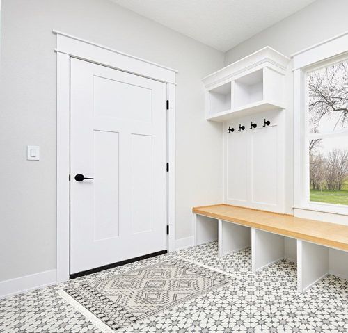 nuLOOM Vasiliki Moroccan Shag Tasseled Accent Rug, 3x5, Off-white in White Modern Entryway