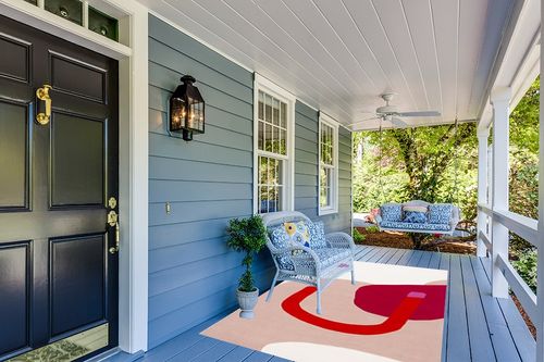 SAFAVIEH Fifth Avenue Collection Area Rug - 5' x 8', Ivory & Red, Handmade Mid-Century Modern Abstract Wool, Ideal for High Traffic Areas in Living Room, Bedroom (FTV143A) in Light Blue Patio