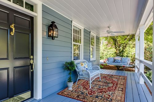 SAFAVIEH Bijar Collection 5'3" x 7'6" Red / Royal BIJ605R Traditional Oriental Distressed Non-Shedding Living Room Bedroom Dining Home Office Area Rug in Light Blue Patio