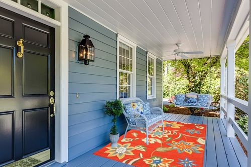 SAFAVIEH Blossom Collection 5' x 8' Rust / Multi BLM673A Handmade Premium Wool Area Rug in Light Blue Patio