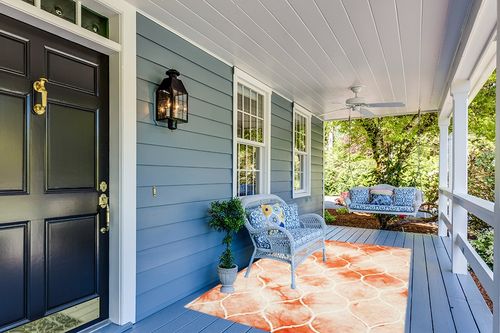 SAFAVIEH Dip Dye Collection 5' x 8' Orange / Ivory DDY685K Handmade Trellis Watercolor Premium Wool Area Rug in Light Blue Patio