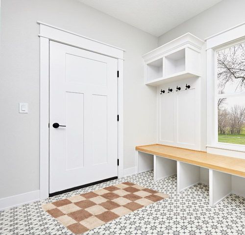 Beyond Deco Checkered Fluffy Rug - 31'' L X 59'' W Handmade Tufted Rug - Non-Slip Area Rug and Mat for Kitchen, Bathroom, Living Room, Outdoor and Home Decor - Durable in White Modern Entryway