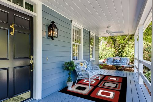 United Weavers Dallas Spaces Accent Rug in Light Blue Patio