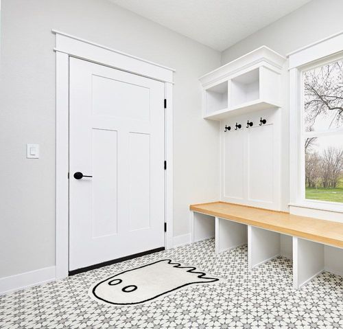 Beyond Deco Halloween Decor White Ghost Rug 47'' X 31'' Inches, Handmade Tufted Fluffy Aesthetic Area Rugs, Cute Soft Cool Non Slip Floor Carpet Bath mat, Living Room, Bathroom, playroom, Kitchen in White Modern Entryway