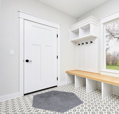 Ultra Soft Rug for Home Décor in White Modern Entryway