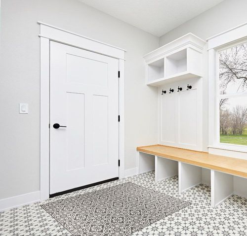 Nicole Miller New York Patio Country Danica Transitional Geometric Indoor/Outdoor Area Rug, Black/Grey, 3'11"x5'2" in White Modern Entryway